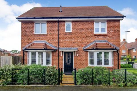 3 bedroom detached house for sale, Hammersley Drive, Guildford GU12