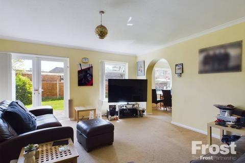4 bedroom detached house for sale, Mountsfield Close, Staines-upon-Thames, Surrey, TW19