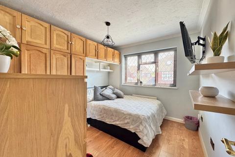 25 Gray Close, Warsash, Southampton, SO31 9TB