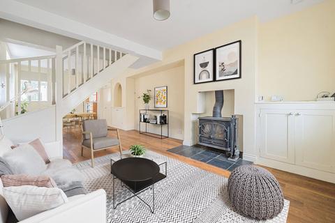 32 Cline Road, Guildford, GU1 3NB
