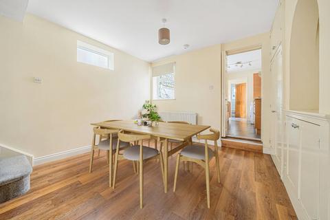 32 Cline Road, Guildford, GU1 3NB