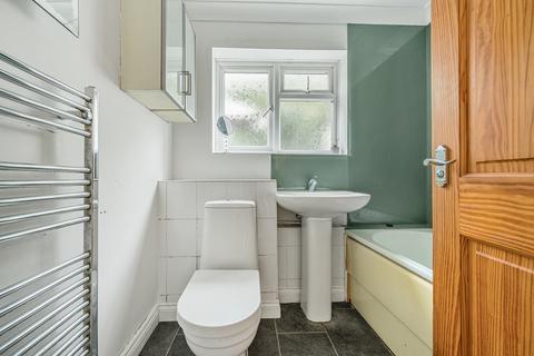 32 Cline Road, Guildford, GU1 3NB