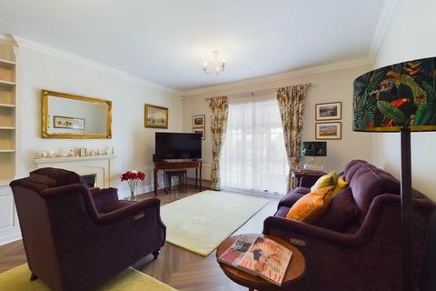 2 bedroom retirement property for sale, Clarence Court, Forest Close, Wendover