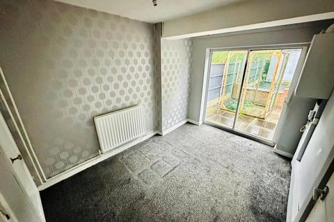 3 bedroom terraced house to rent, Exeter Road, Netherton, DY2 9RY