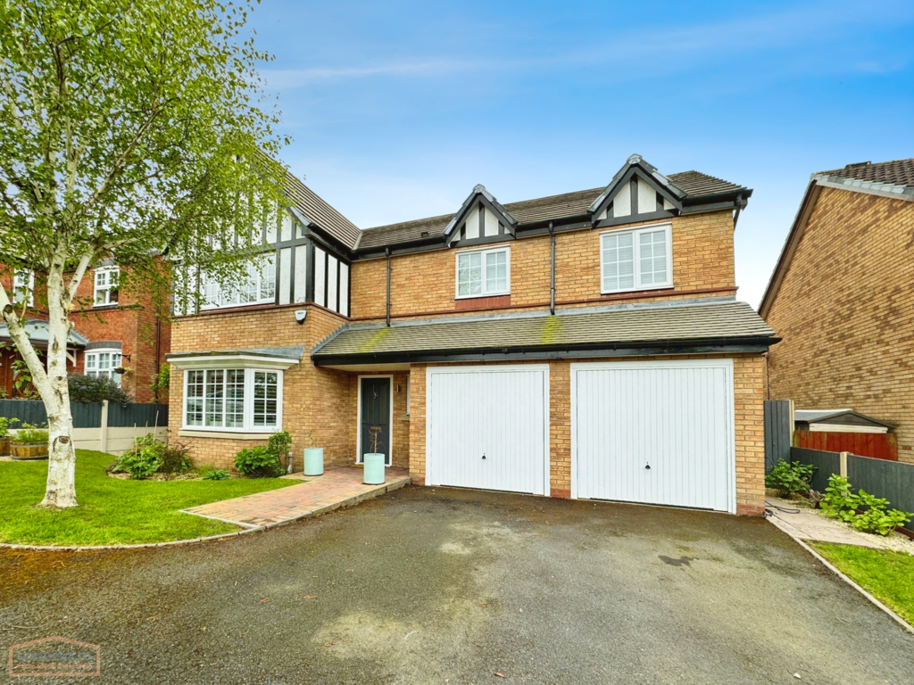 St Helier Drive, Telford TF4 4 bed detached house for sale £425,000