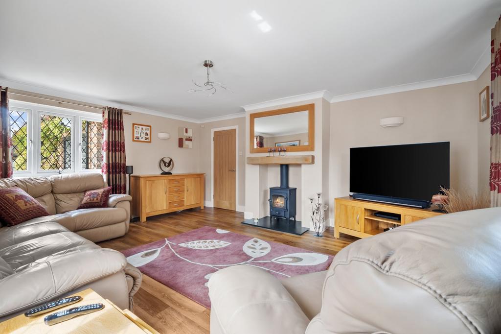 Winfrith Newburgh, Dorset 4 bed semidetached house for sale £585,000