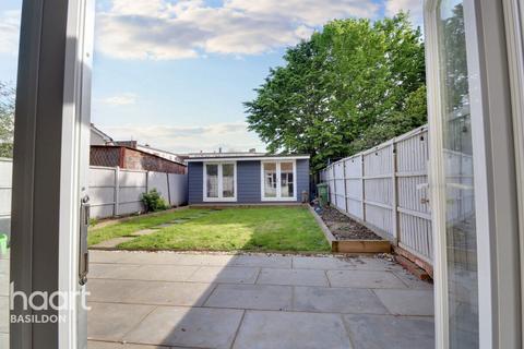 11 Battleswick, Basildon, SS14 3JZ