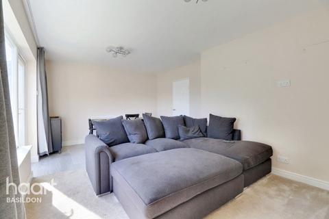 11 Battleswick, Basildon, SS14 3JZ