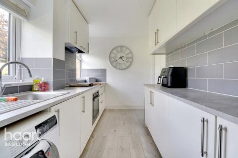 11 Battleswick, Basildon, SS14 3JZ
