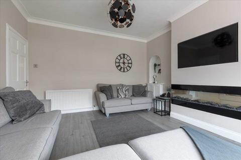 3 bedroom end of terrace house for sale, Kings Park, Glasgow G44