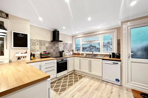 53 Castle Street, Swanscombe, DA10 0HN