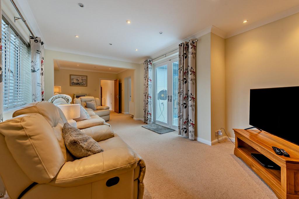 Sitting room adjacent to annex
