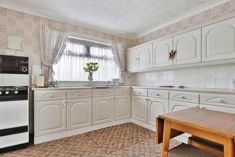 3 bedroom semi-detached house for sale, Stanbury Road, Hull, East Riding of Yorkshire, HU6 7BU