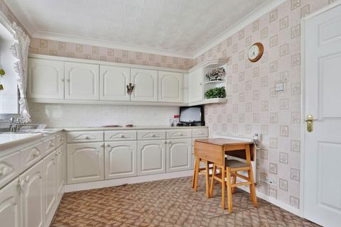 3 bedroom semi-detached house for sale, Stanbury Road, Hull, East Riding of Yorkshire, HU6 7BU