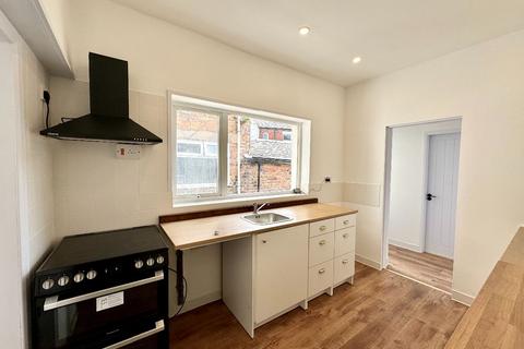 2 bedroom terraced house to rent, Stoke-on-Trent ST6