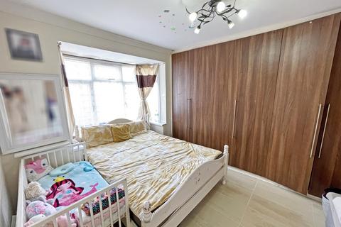 3 bedroom flat share for sale, Dallas Terrace,  Hayes, UB3