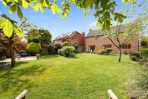 5 bedroom detached house for sale, Viburnum Close, Cheltenham, Gloucestershire, GL50