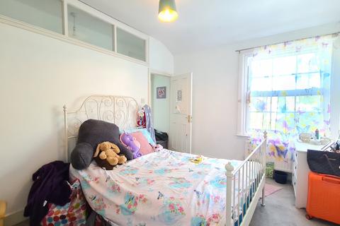 2 bedroom maisonette to rent, Woodlands Grove, Isleworth, TW7