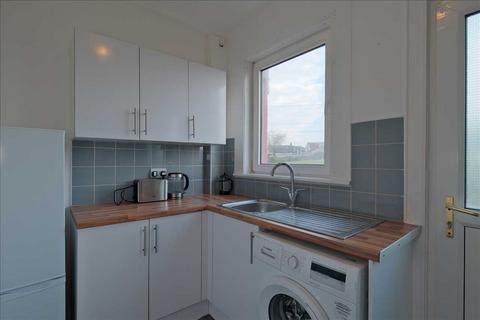 2 bedroom apartment to rent, Kelvin Drive, Airdrie