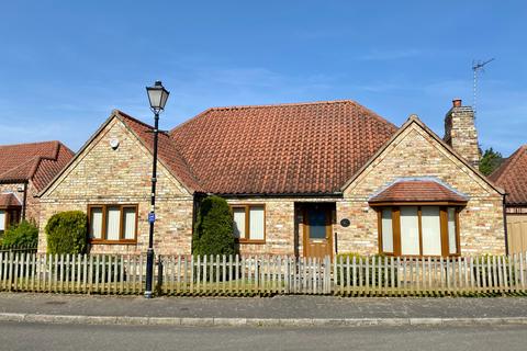 3 bedroom bungalow for sale, Kings Hill, Caythorpe, Grantham, NG32