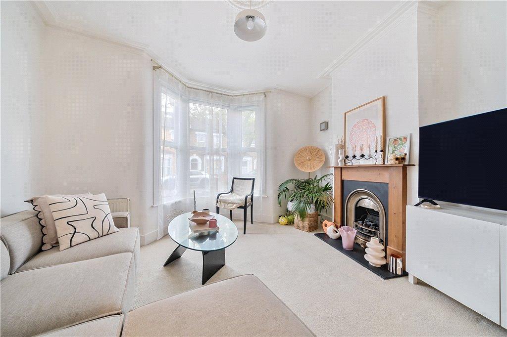 Leslie Road, London 2 bed terraced house for sale £650,000