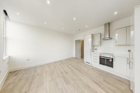 1 bedroom flat to rent, Bushey Grove Road, Bushey, WD23
