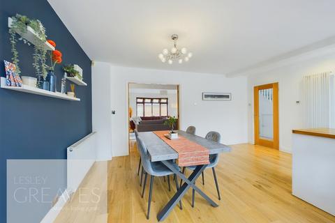 61 Arnold Lane, Gedling, Nottingham, NG4 4HA