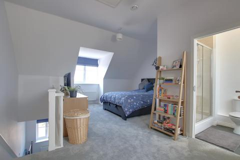 42 Cutforth Way, Romsey, SO51 0BD