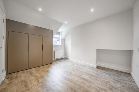1 bedroom apartment to rent, The Broadway London SW19