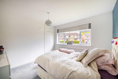 2 bedroom flat for sale, Brooklands Way, Redhill, RH1