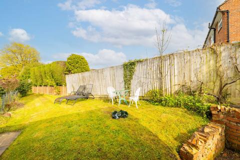 59 Brooklands Way, Redhill, RH1 2BN