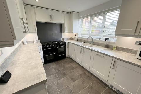 4 bedroom semi-detached house for sale, Henley Crescent, Solihull