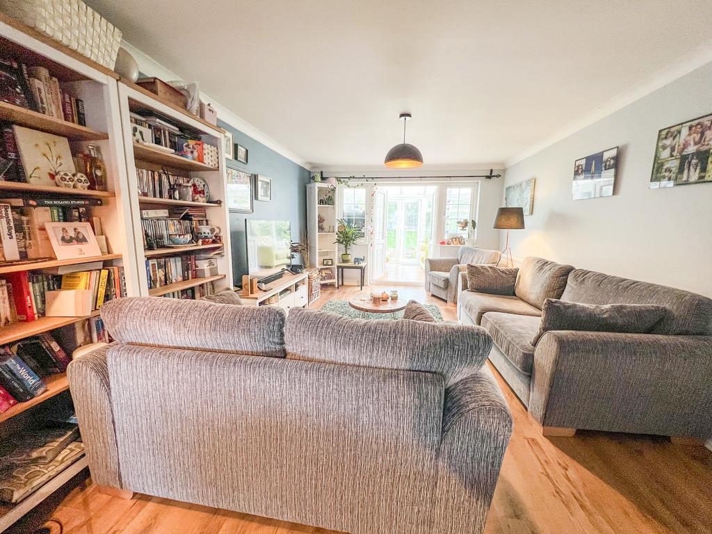 Lounge 3
