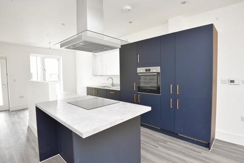 3 bedroom semi-detached house to rent, Redmires Grove, Harrogate, HG3 2GZ