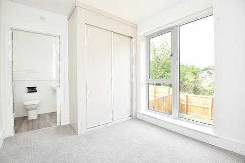3 bedroom semi-detached house to rent, Redmires Grove, Harrogate, HG3 2GZ