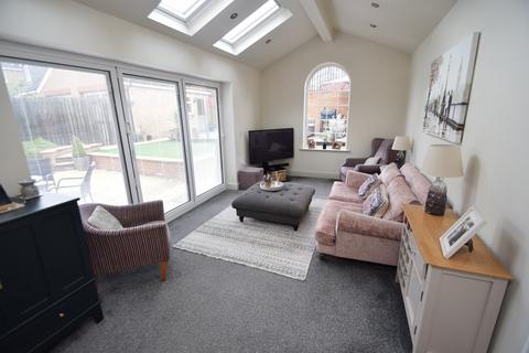 4 bedroom detached house for sale, Broadwell Drive, Bradford BD18