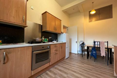 3 bedroom flat to rent, Willowbank Crescent, Woodlands G3