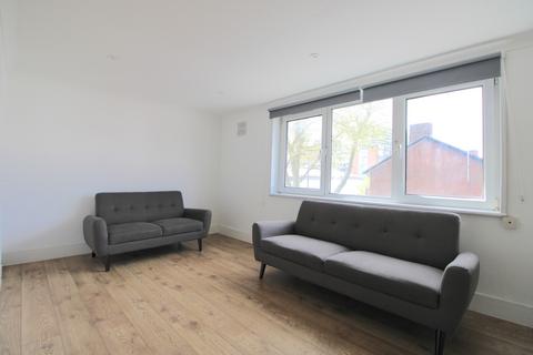 3 bedroom flat to rent, Oxford Road, London, E15