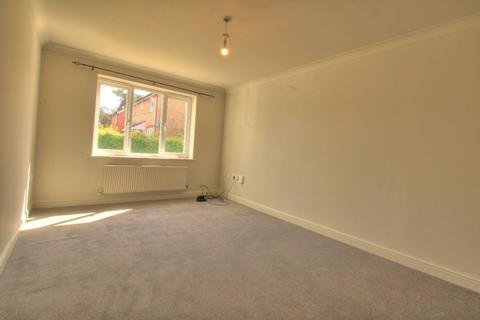 3 bedroom semi-detached house to rent, Giffords Close, Kesgrave, Ipswich
