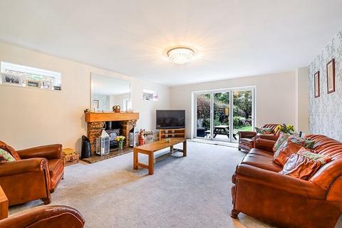 9 Ivy Mill Close, Godstone, RH9 8NG