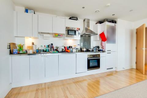 2 bedroom apartment to rent, Dowells street London SE10