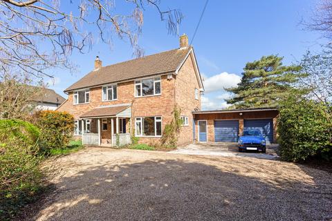 4 bedroom detached house for sale, Heath Road, Petersfield, Hampshire