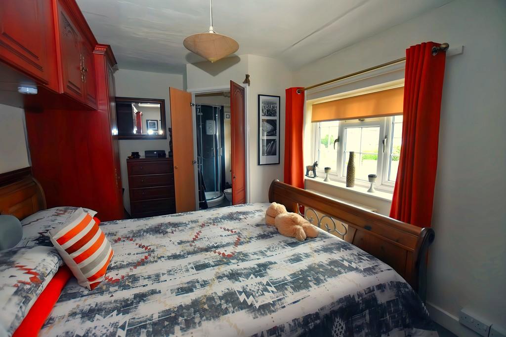 Bedroom 1b