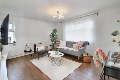 3 bedroom apartment for sale, Broomhill Court, Broomhill Road