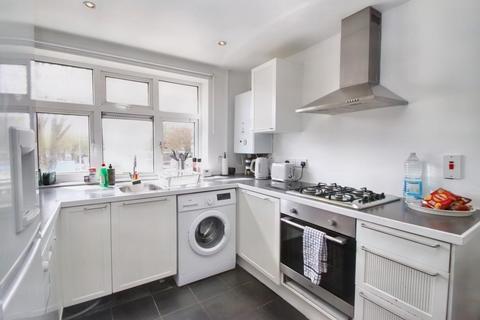 3 bedroom apartment for sale, Broomhill Court, Broomhill Road