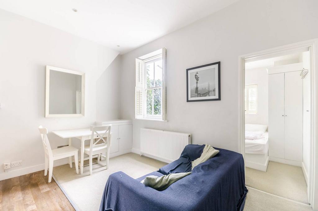 Clapham Common South Side, Clapham... 1 bed flat to rent £2,565 pcm