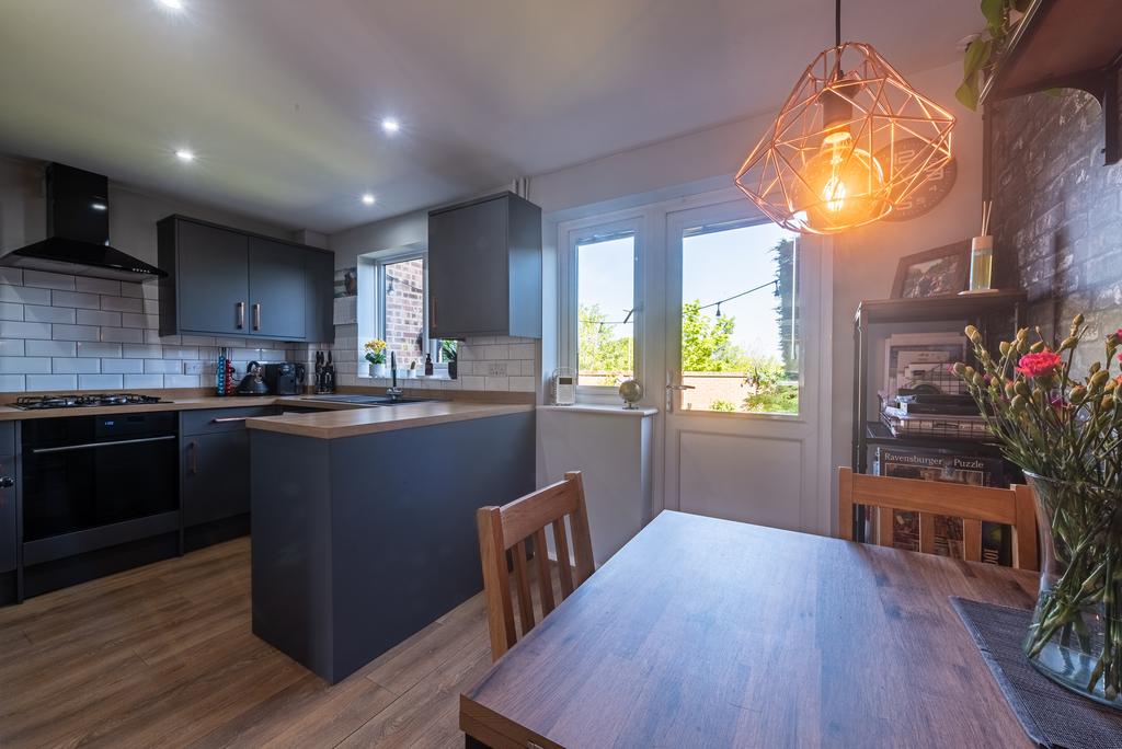 129 Ryves Avenue-7