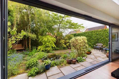 5 Booth Drive, Ashbourne, DE6 1SZ