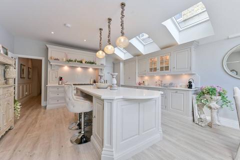 4 bedroom terraced house for sale, Queensmill Road, Bishop's Park, London, SW6