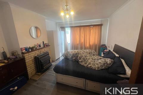 4 bedroom end of terrace house to rent, The Parkway, Southampton